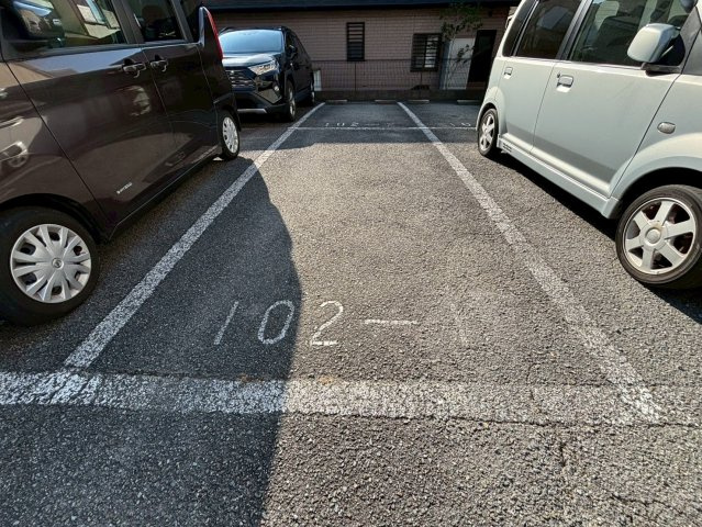 フォーレス御立東の駐車場