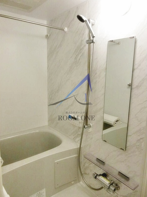 Ｌａｉｄ　Ｂａｃｋ　武蔵小杉の浴室|お風呂です。