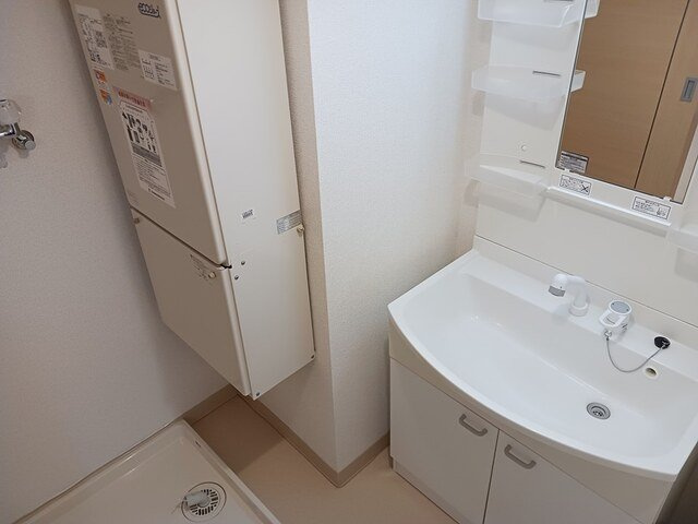 ジニアスの洗面所|ゆったりとスペースのある洗面所