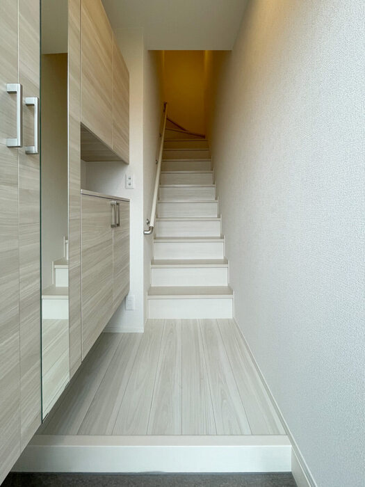 ソリッソ大久保町西島の玄関|※お部屋により仕様が異なる場合があります※