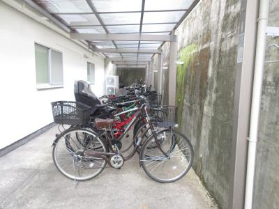 マンションいそい常盤の設備|自転車置場