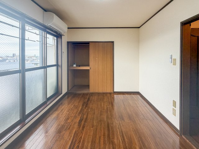 ケイヨウダイチュウマンションの居間・リビング