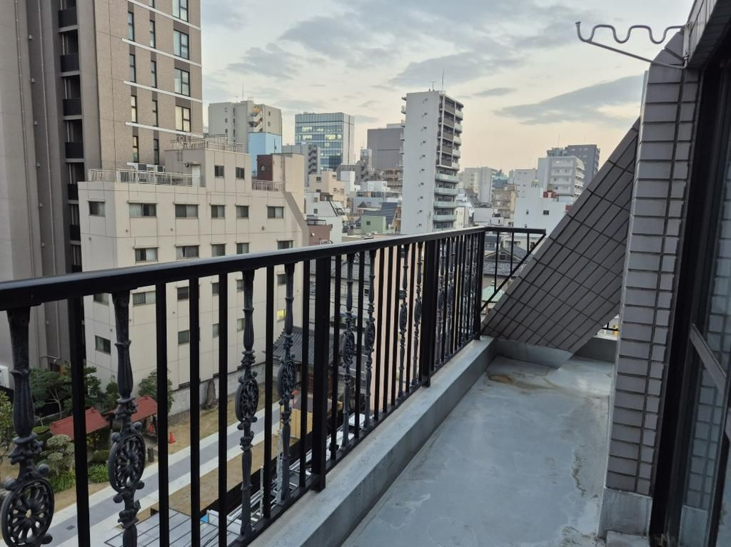 五宝堂ビルのバルコニー