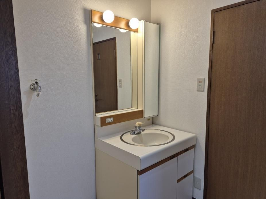 五宝堂ビルの洗面所