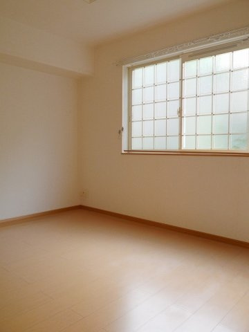 ペアセロベＤの内装|明るい室内です