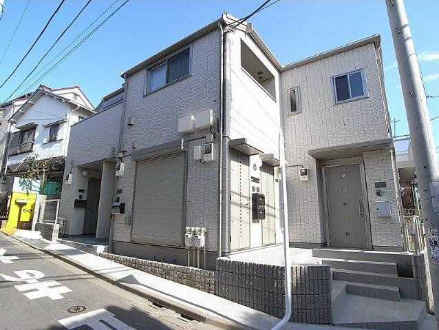 アサンテサーナの外観