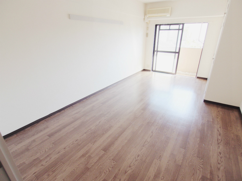 シャルマンSの居間・リビング