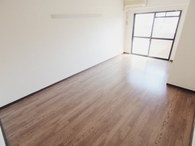 シャルマンSの居間・リビング