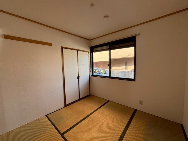 クレスト安室の和室