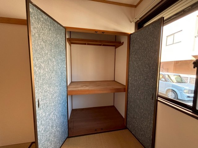 クレスト安室の収納