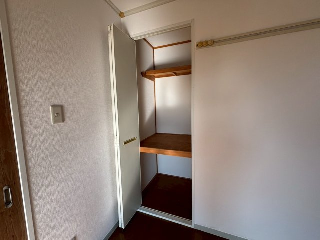 クレスト安室の収納