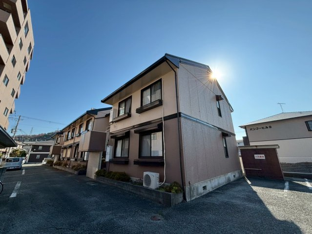 クレスト安室の外観