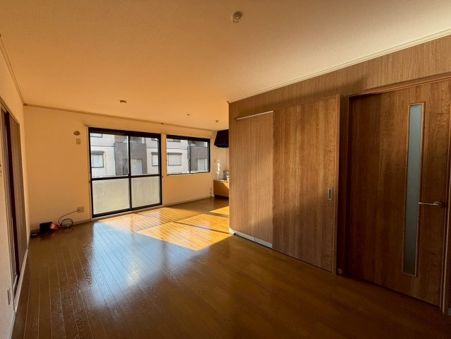 クレスト安室の居間・リビング