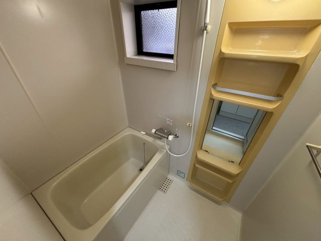 クレスト安室の浴室