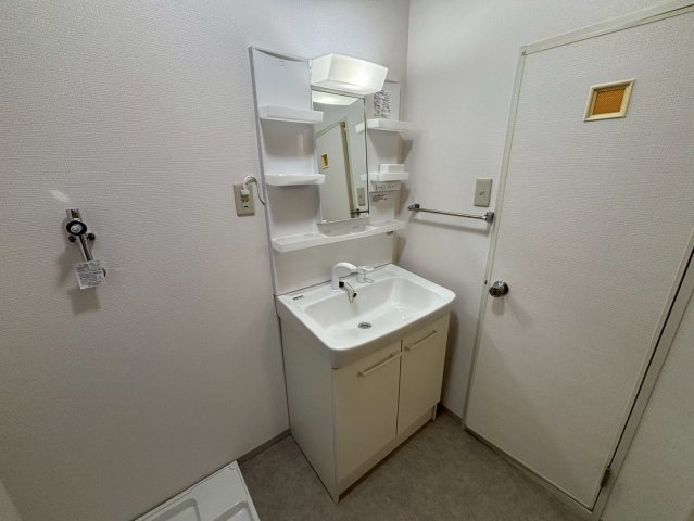 クレスト安室の独立洗面台