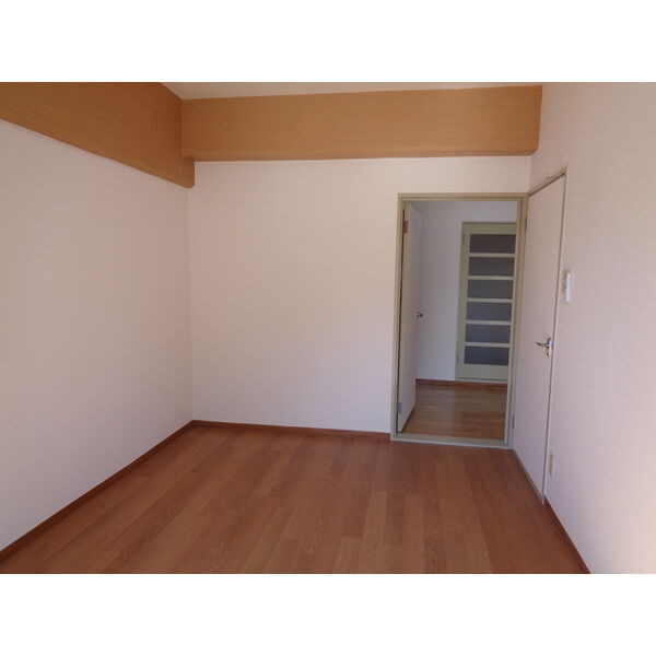 ガーデンコート新栄の居間・リビング