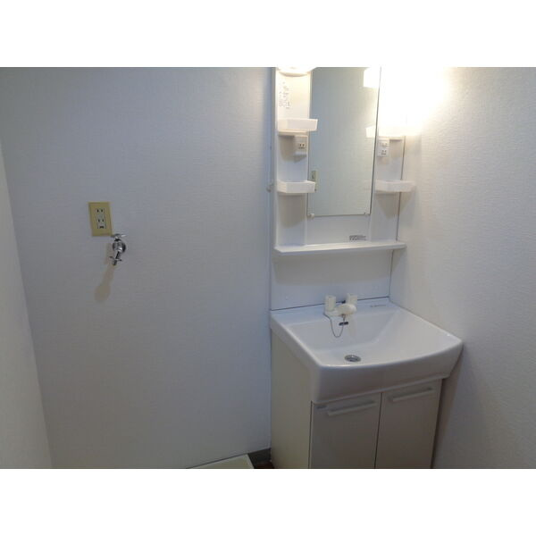 ガーデンコート新栄の洗面所