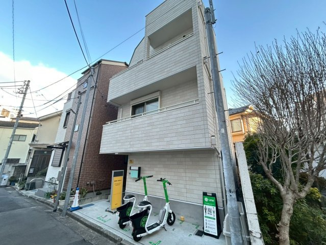 新宿区高田馬場3丁目　中古戸建の外観|現地ご見学希望・資料請求などお気軽にお問い合わせ下さい！
03-5990-5201