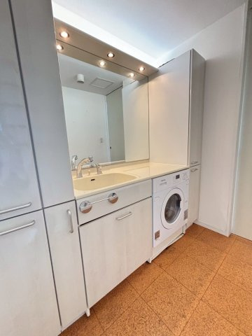 府中市北山町４丁目の中古マンションの洗面所