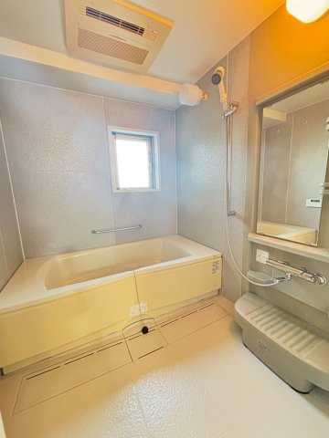 府中市北山町４丁目の中古マンションの浴室