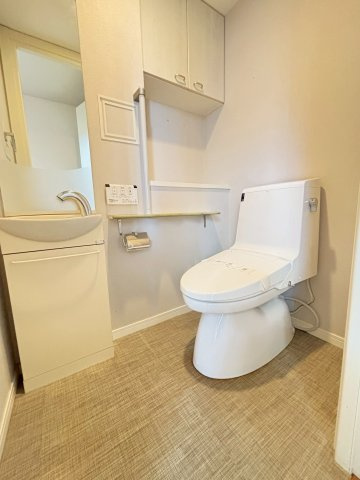 府中市北山町４丁目の中古マンションのトイレ