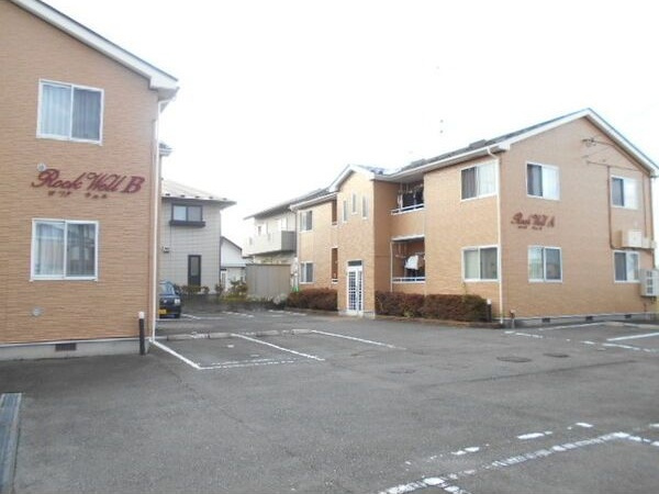 ロックウェルA棟の外観