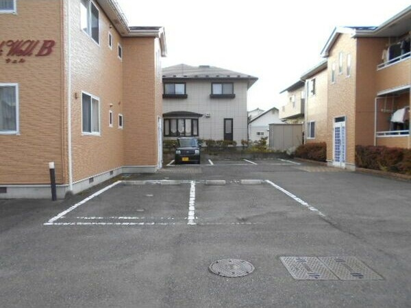 ロックウェルA棟の駐車場