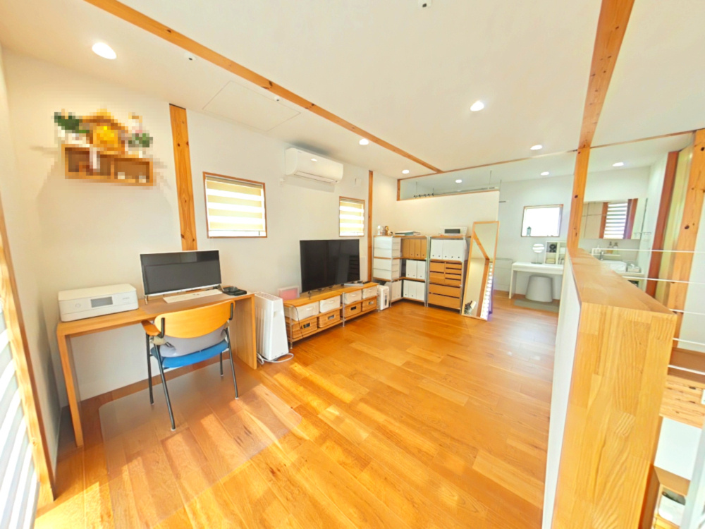 総社市総社二丁目戸建のその他|・フリースペース
ライフスタイルに合わせて使い方を変えられるフリースペース（7.5畳）。
書斎・趣味・将来の個室など、自由な発想で活躍可能。