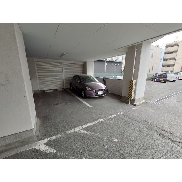 日映マンションⅡの駐車場