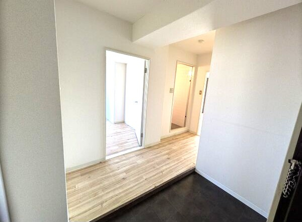 日映マンションⅡの玄関