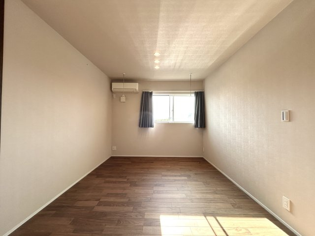 中古住宅　一日市場4丁目の洋室