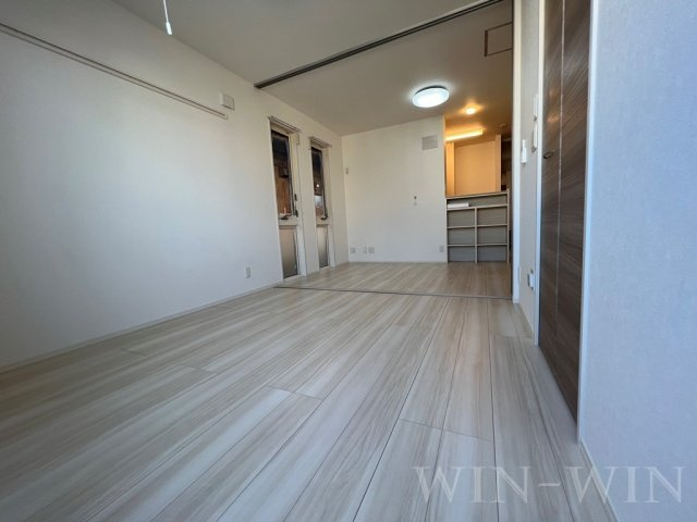 ヴェール柱の洋室