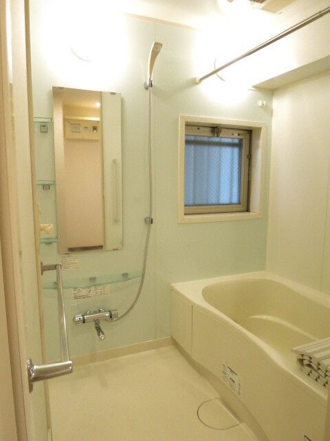 リーフコンフォート新小岩の浴室