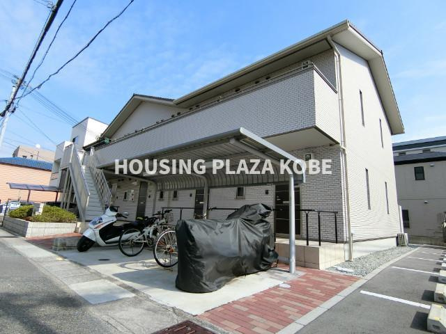 ジュネスブレジオ鷹取の外観