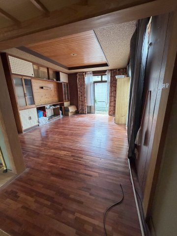 八代市松崎町中古戸建の居間・リビング
