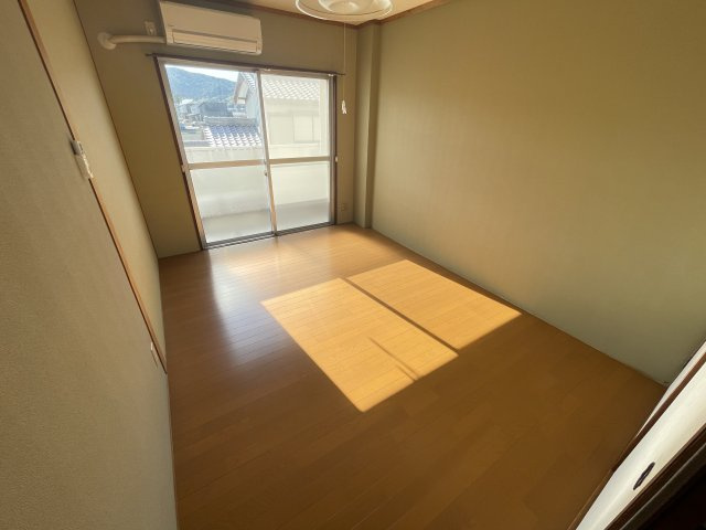 【寝室】 | 落ち着いて過ごせるお部屋なので、寝室にいかがでしょうか