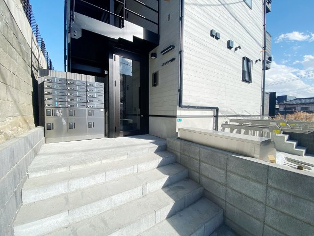 エクセラン中浦和のエントランス