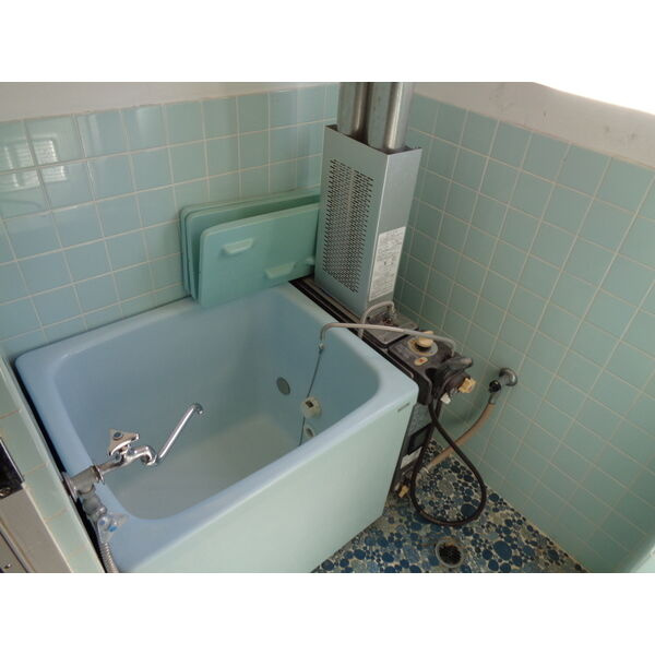 三宝ビルの浴室