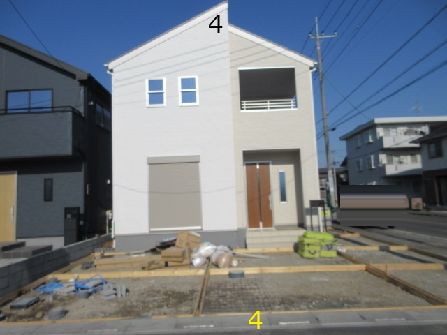 【仲介手数料無料】新築戸建　熊谷市万平町2-164（全4棟）の前面道路含む現地写真