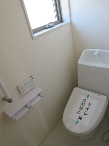 【仲介手数料無料】新築戸建　熊谷市万平町2-164（全4棟）のトイレ