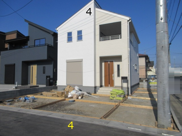 【仲介手数料無料】新築戸建　熊谷市万平町2-164（全4棟）の前面道路含む現地写真