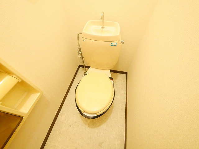 グリーンハイツ高塚のトイレ|ゆったりとした空間のトイレです