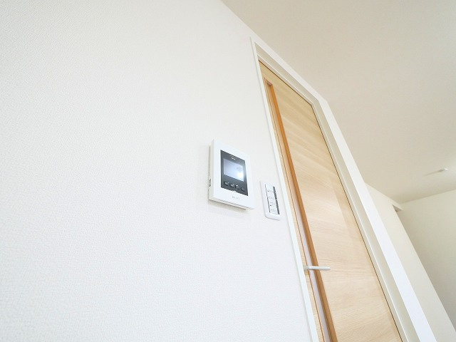 グリーンハイツ高塚の設備|モニター付きインターホン