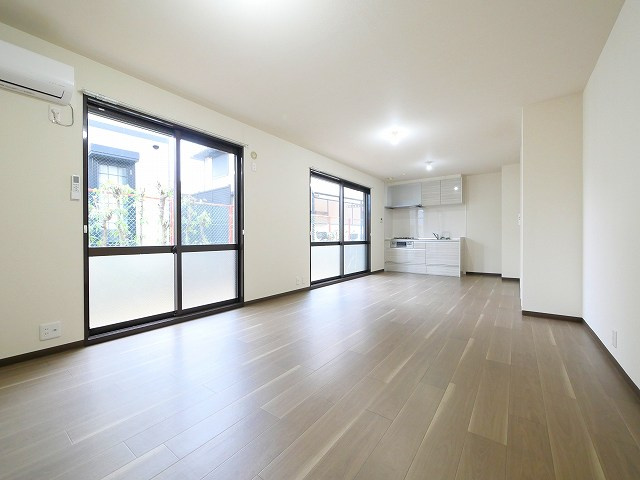 グリーンハイツ高塚の居間・リビング|使いやすい居間です