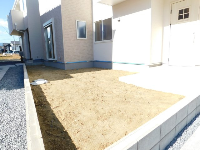 津島市江東町２丁目の新築一戸建の庭|◇庭◇　　陽当たり良好な南庭♪　ガーデニングなどが楽しめます♪