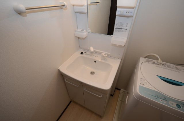 嬉しい独立洗面所付き！