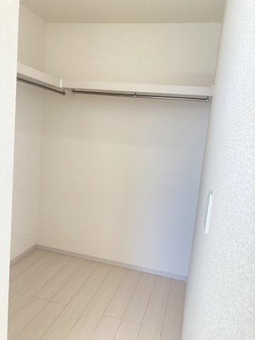 リーブルガーデンＳ第13吉岡町下野田　3号棟の収納|2階洋室1収納：ウォークインクローゼット1です。
