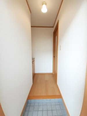 【玄関】 | キャプリコートＢ | 収納もある玄関です