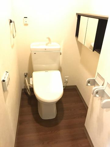 グランディール一万城のトイレ|シャワー付トイレ