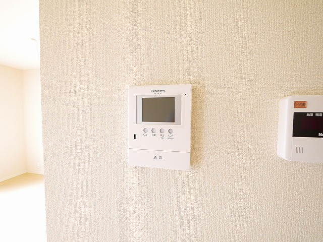 グランディール六条緑町のセキュリティ|モニター付きインターホン